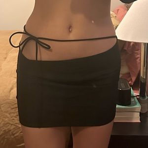 LIONESS- black mini skirt with tie detail